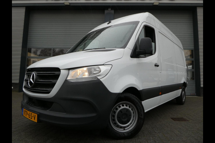 Mercedes-Benz Sprinter 215 CDI L2H2 Airco, Camera, Navigatie ,Trekhaak ,3-Zits.