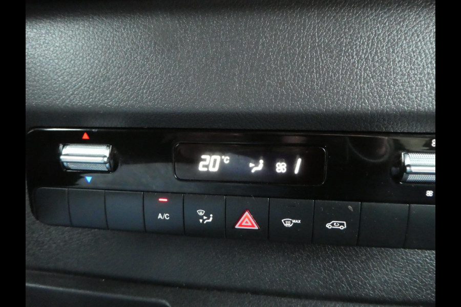Mercedes-Benz Sprinter 215 CDI L2H2 Airco, Camera, Navigatie ,Trekhaak ,3-Zits.