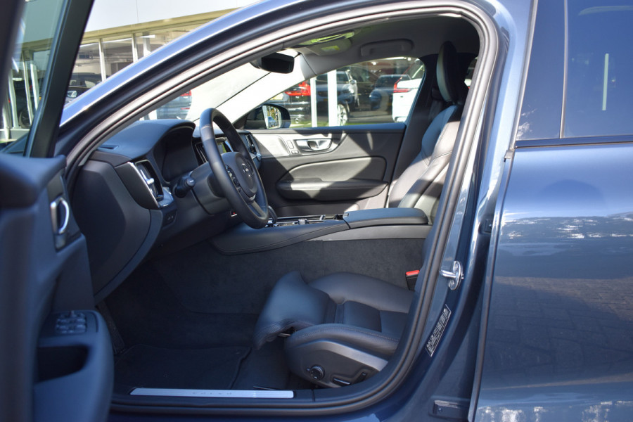 Volvo V60 T6 AWD 350PK Plug-in Hybrid Plus Dark | 360 Camera | H&K | BLIS | ACC | Stoelverwarming | Leder |