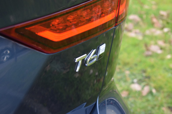 Volvo V60 T6 AWD 350PK Plug-in Hybrid Plus Dark | 360 Camera | H&K | BLIS | ACC | Stoelverwarming | Leder |