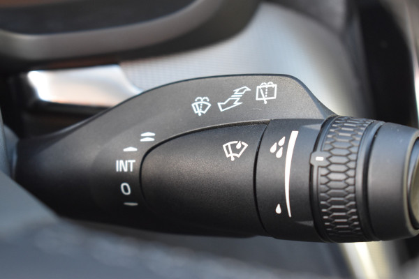 Volvo V60 T6 AWD 350PK Plug-in Hybrid Plus Dark | 360 Camera | H&K | BLIS | ACC | Stoelverwarming | Leder |