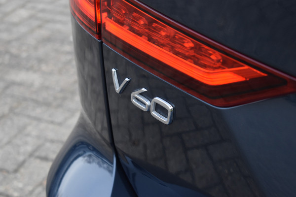 Volvo V60 T6 AWD 350PK Plug-in Hybrid Plus Dark | 360 Camera | H&K | BLIS | ACC | Stoelverwarming | Leder |