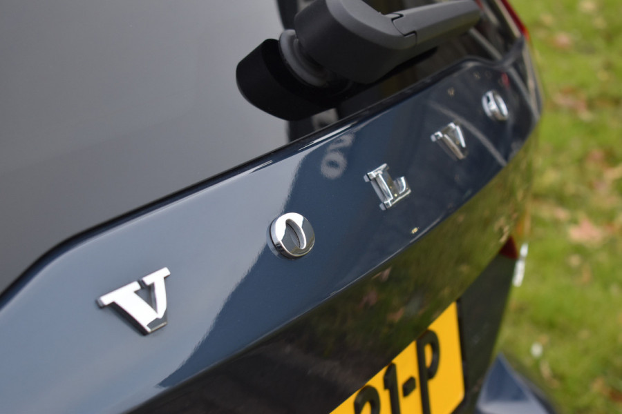 Volvo V60 T6 AWD 350PK Plug-in Hybrid Plus Dark | 360 Camera | H&K | BLIS | ACC | Stoelverwarming | Leder |
