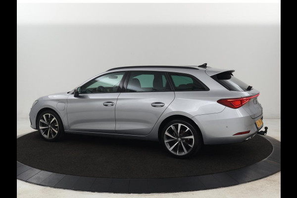 Seat Leon 1.4 e-Hybrid FR Business | Trekhaak | Stoelverwarming | Camera | Adaptive cruise | Full LED | Sportstoelen | Park Assist | Sfeerverlichting | Stuurverwarming | PHEV | Plug In