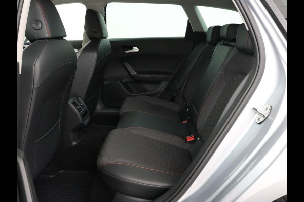 Seat Leon 1.4 e-Hybrid FR Business | Trekhaak | Stoelverwarming | Camera | Adaptive cruise | Full LED | Sportstoelen | Park Assist | Sfeerverlichting | Stuurverwarming | PHEV | Plug In