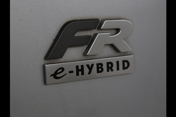 Seat Leon 1.4 e-Hybrid FR Business | Trekhaak | Stoelverwarming | Camera | Adaptive cruise | Full LED | Sportstoelen | Park Assist | Sfeerverlichting | Stuurverwarming | PHEV | Plug In