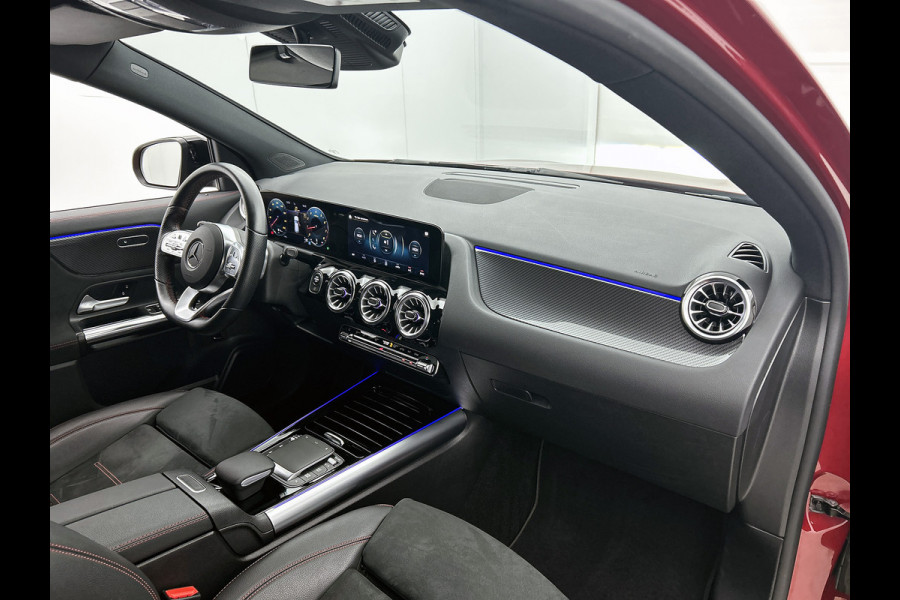 Mercedes-Benz GLA 200 Business Solution AMG 5 spaaks lichtmetalen velgen | Navigatie | MBUX wide screen | Parking support met camera achter | Trekhaak | Inclusief 24 maanden MB Certified garantie voor Europa.