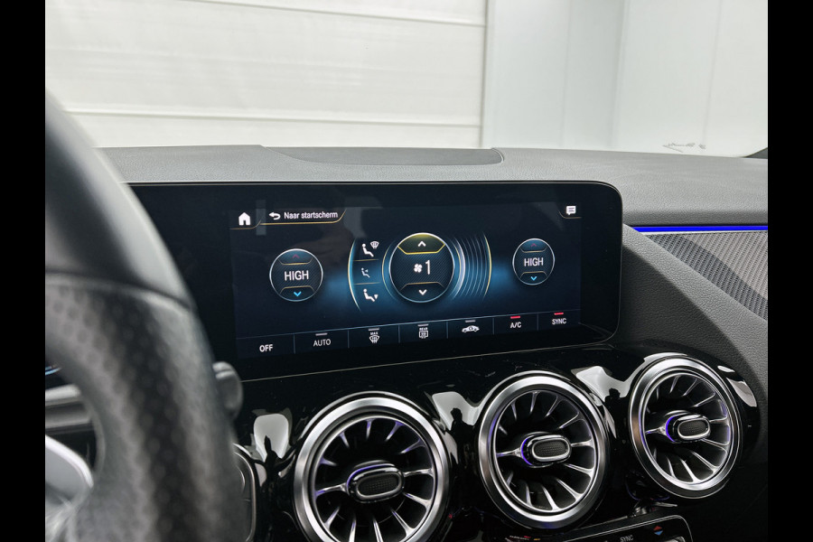 Mercedes-Benz GLA 200 Business Solution AMG 5 spaaks lichtmetalen velgen | Navigatie | MBUX wide screen | Parking support met camera achter | Trekhaak | Inclusief 24 maanden MB Certified garantie voor Europa.