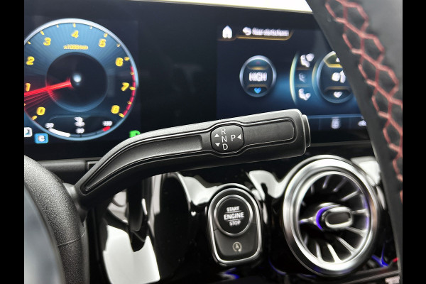 Mercedes-Benz GLA 200 Business Solution AMG 5 spaaks lichtmetalen velgen | Navigatie | MBUX wide screen | Parking support met camera achter | Trekhaak | Inclusief 24 maanden MB Certified garantie voor Europa.