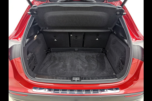 Mercedes-Benz GLA 200 Business Solution AMG 5 spaaks lichtmetalen velgen | Navigatie | MBUX wide screen | Parking support met camera achter | Trekhaak | Inclusief 24 maanden MB Certified garantie voor Europa.