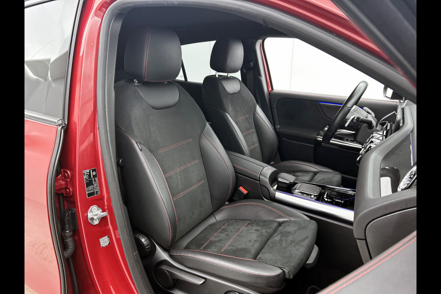 Mercedes-Benz GLA 200 Business Solution AMG 5 spaaks lichtmetalen velgen | Navigatie | MBUX wide screen | Parking support met camera achter | Trekhaak | Inclusief 24 maanden MB Certified garantie voor Europa.