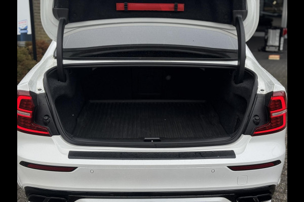 Volvo S60 2.0 B4 R-Design | Leder, Memory, ACC, Trekhaak, Stoel+Stuurverw., Camera, Carplay/Android | Dealeronderhouden | NAP |