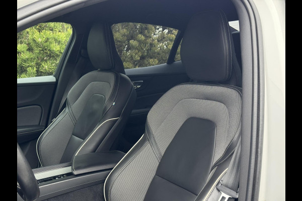 Volvo S60 2.0 B4 R-Design | Leder, Memory, ACC, Trekhaak, Stoel+Stuurverw., Camera, Carplay/Android | Dealeronderhouden | NAP |