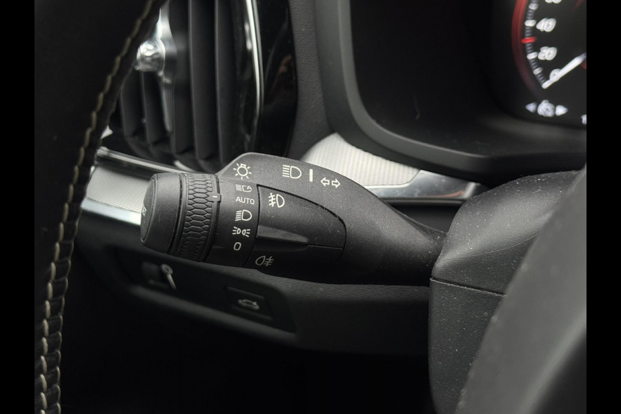 Volvo S60 2.0 B4 R-Design | Leder, Memory, ACC, Trekhaak, Stoel+Stuurverw., Camera, Carplay/Android | Dealeronderhouden | NAP |