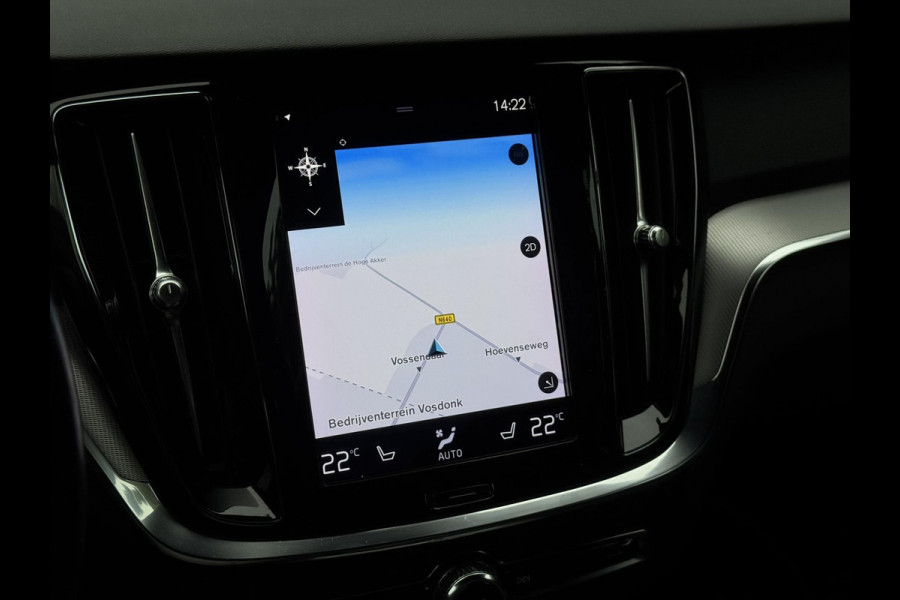 Volvo S60 2.0 B4 R-Design | Leder, Memory, ACC, Trekhaak, Stoel+Stuurverw., Camera, Carplay/Android | Dealeronderhouden | NAP |