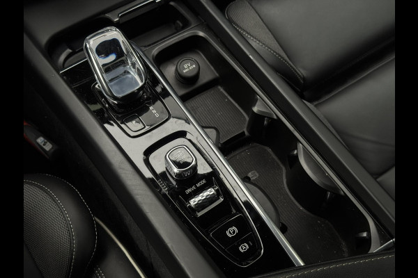 Volvo S60 2.0 B4 R-Design | Leder, Memory, ACC, Trekhaak, Stoel+Stuurverw., Camera, Carplay/Android | Dealeronderhouden | NAP |