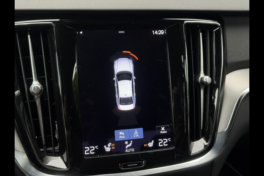 Volvo S60 2.0 B4 R-Design | Leder, Memory, ACC, Trekhaak, Stoel+Stuurverw., Camera, Carplay/Android | Dealeronderhouden | NAP |