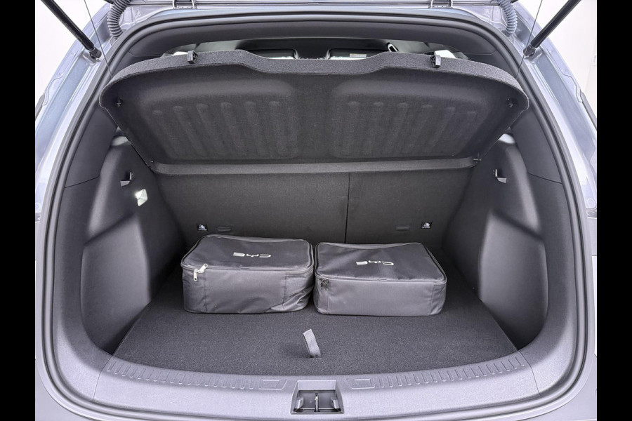 BYD ATTO 2 Boost 45 kWh DIRECT LEVERBAAR | Volledige BYD Fabrieksgarantie t/m 11-2030 of 150.000 km | Stoel & Stuurverwarming | Adaptieve Cruise | 360° Camera | Panoramadak | Dodehoekassistent | Origineel NL Auto