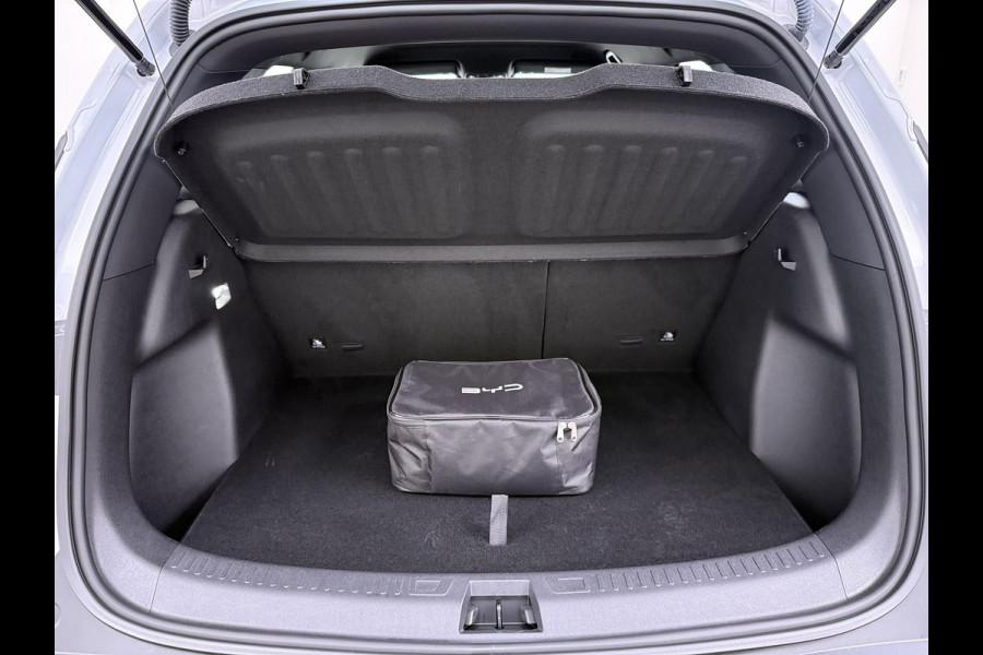 BYD ATTO 2 Boost 45 kWh VAN €31.900,- VOOR € 27.877,- UW LENTEVOORDEEL €4.023,-! | DIRECT LEVERBAAR | Volledige BYD Fabrieksgarantie t/m 11-2030 of 150.000 km | Stoel & Stuurverwarming | Adaptieve Cruise | 360° Camera | Panoramadak | Dodehoekassistent | Origineel NL Auto