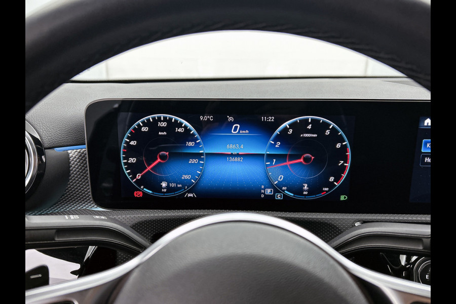 Mercedes-Benz A-Klasse 180 Business Solution Luxury (SFEERVERLICHTING, STOELVERWARMING, LEER, LED, GOED ONDERHOUDEN, 1e EIGENAAR)
