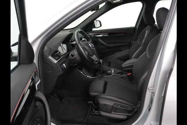 BMW X1 sDrive18i Executive Edition | Sport Line | Head-Up | Camera | Sportstoelen | Half leder | Full LED | Navigatie | Park Assist | Safety Pack | Climate control | Cruise control | DAB