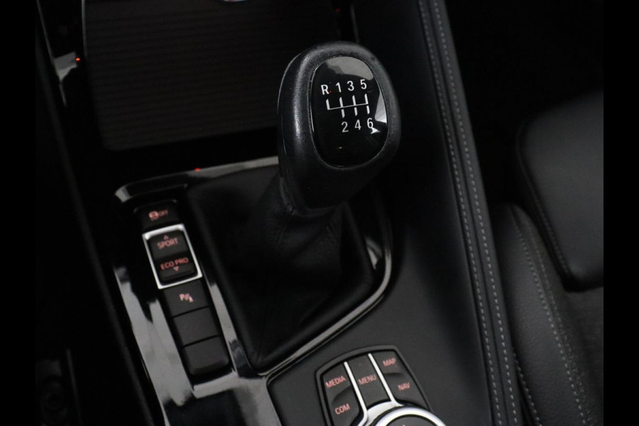 BMW X1 sDrive18i Executive Edition | Sport Line | Head-Up | Camera | Sportstoelen | Half leder | Full LED | Navigatie | Park Assist | Safety Pack | Climate control | Cruise control | DAB