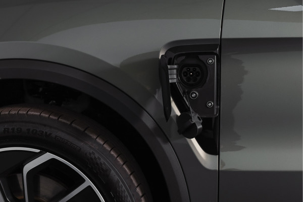 Lynk & Co 01 1.5 Core - Automaat Orig. NL | Dig. Cockpit | Adapt. Cruise | Stoelverw. | PDC | Camera | NAV + App. Connect | ECC | DAB | LM 19" |