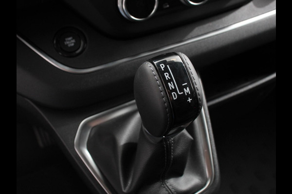 Renault Trafic 2.0 Blue dC1 150 EDC T29 L2H1 Extra Dubbele Cabine Navigatie Airco Lichtmetalen velgen Betimmering Trekhaak Camera Parkeer sensoren Dab