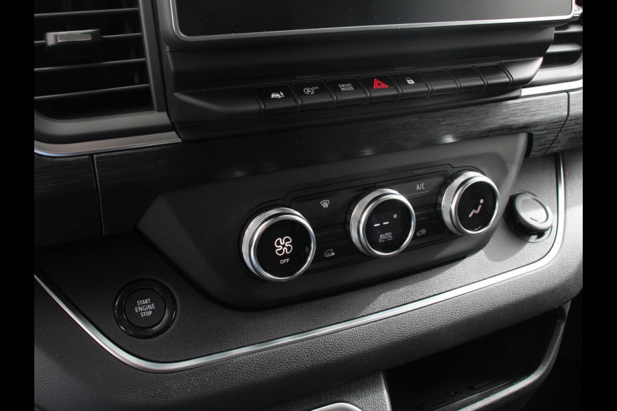 Renault Trafic 2.0 Blue dC1 150 EDC T29 L2H1 Extra Dubbele Cabine Navigatie Airco Lichtmetalen velgen Betimmering Trekhaak Camera Parkeer sensoren Dab