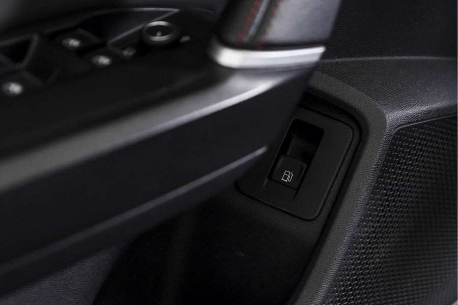 Seat Leon 1.4 TSI eHybrid 204 PK PHEV FR Business Intense - Automaat | S/K-Dak | Dig. Cockpit | Adapt. Cruise | Stoel-+Stuurverw. | PDC | Camera | NAV + App. Connect | ECC | LM 18" |