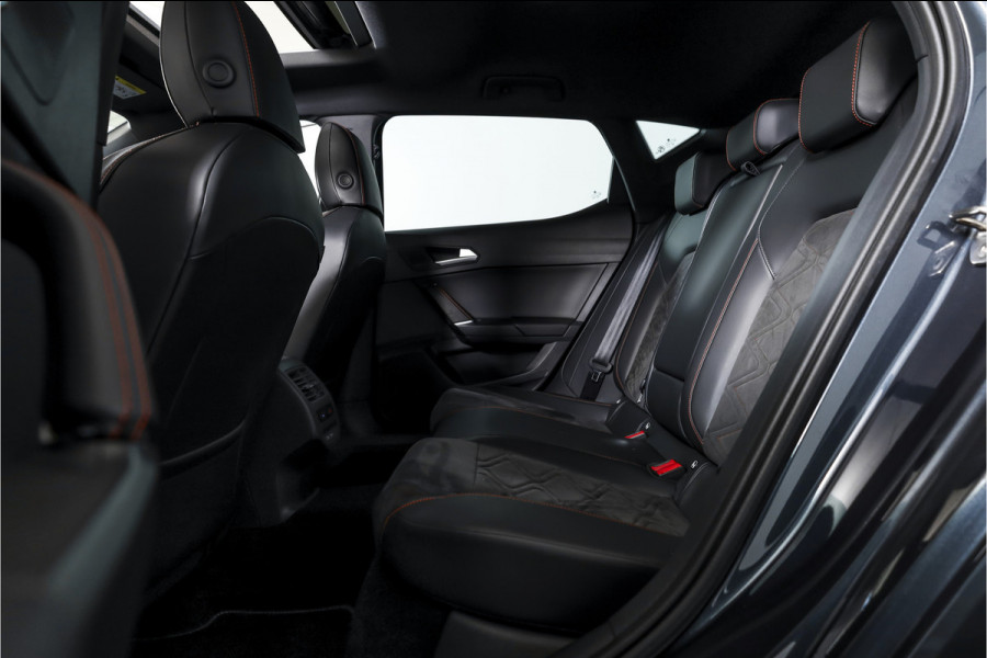 Seat Leon 1.4 TSI eHybrid 204 PK PHEV FR Business Intense - Automaat | S/K-Dak | Dig. Cockpit | Adapt. Cruise | Stoel-+Stuurverw. | PDC | Camera | NAV + App. Connect | ECC | LM 18" |