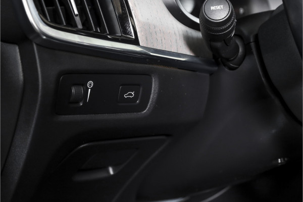 Volvo V90 2.0 B4 Inscription - Automaat Orig. NL | S/K- Panodak | Dig. Cockpit | Adapt. Cruise | Stoel-+Struurverw. | PDC | 360 Camera | NAV + App. Connect | ECC | Elek. KLep | Elek. Trekhaak | LM 20" |