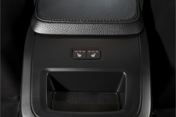 Volvo V90 2.0 B4 Inscription - Automaat Orig. NL | S/K- Panodak | Dig. Cockpit | Adapt. Cruise | Stoel-+Struurverw. | PDC | 360 Camera | NAV + App. Connect | ECC | Elek. KLep | Elek. Trekhaak | LM 20" |