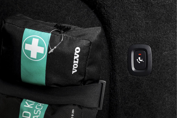 Volvo V90 2.0 B4 Inscription - Automaat Orig. NL | S/K- Panodak | Dig. Cockpit | Adapt. Cruise | Stoel-+Struurverw. | PDC | 360 Camera | NAV + App. Connect | ECC | Elek. KLep | Elek. Trekhaak | LM 20" |