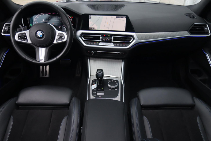 BMW 3-serie 330i M Sport / PANO / KEYLESS / ACC / CAMERA / DODEHOEK / CARPLAY