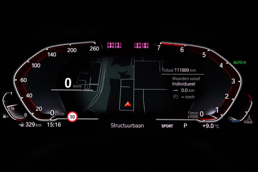 BMW 3-serie 330i M Sport / PANO / KEYLESS / ACC / CAMERA / DODEHOEK / CARPLAY