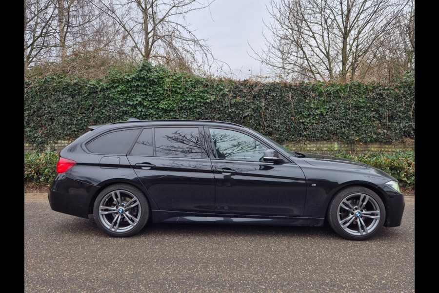 BMW 3 Serie Touring F31 M Sport Apple CarPlay 6WB virtual dash Breedset NAP NL 318i M Sport Edition