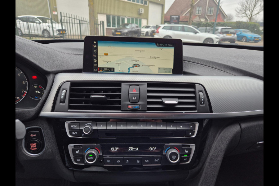 BMW 3 Serie Touring F31 M Sport Apple CarPlay 6WB virtual dash Breedset NAP NL 318i M Sport Edition