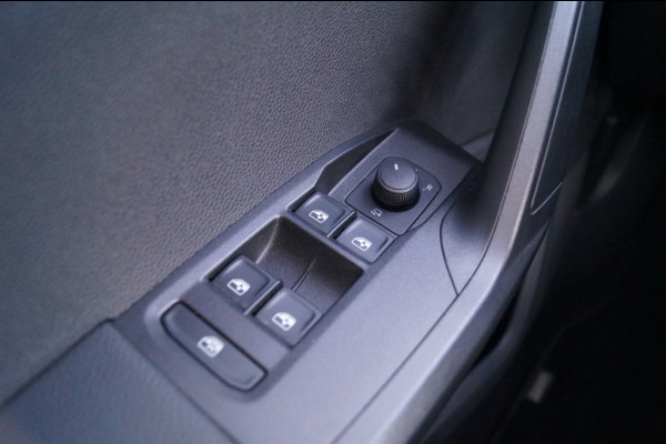 Seat Arona 1.0 TSI Style -NAVI-ECC-DIGI-CAM-PDC-