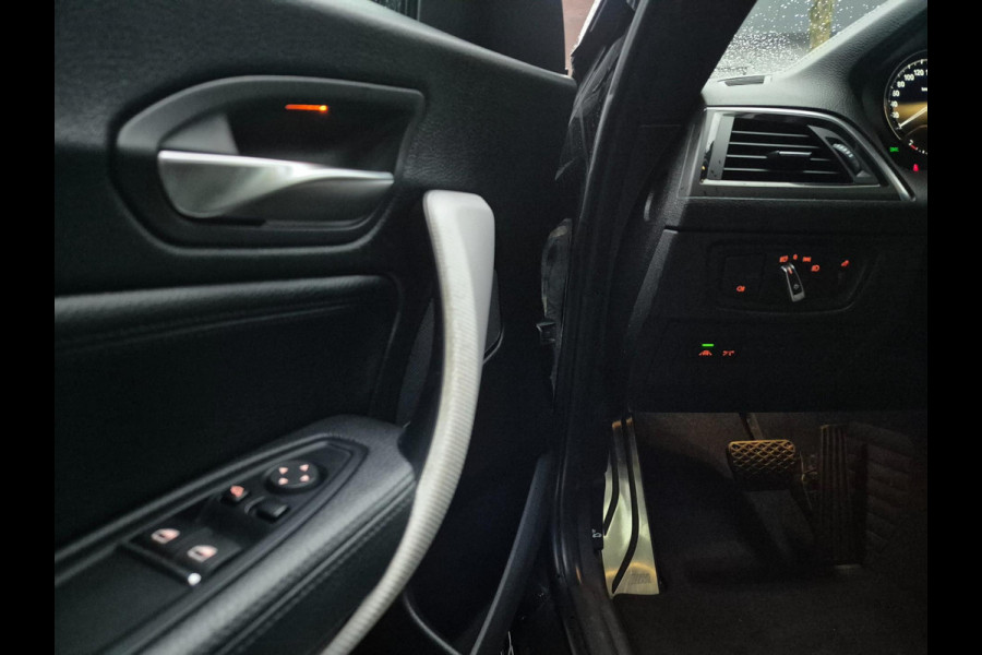 BMW 2 Serie Coupé M-Sport Apple Carplay Line Assist 2e eigenaar High Executive