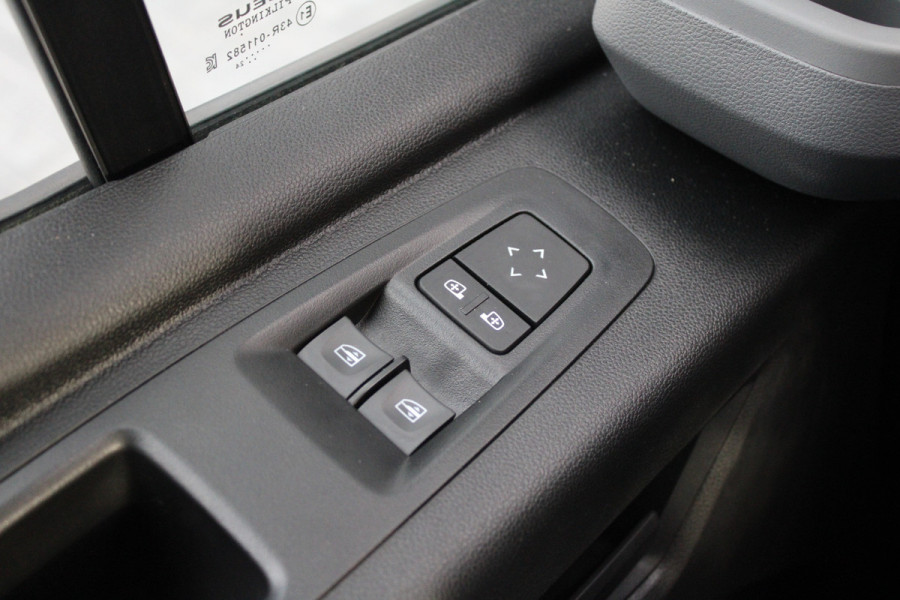 Renault Master T35 2.0 dCi 130 L2H2 Advance 130pk - Camera - 270gr Deuren - Voorruit verwarming - Trekhaak - Carplay - Cruise - LED - Rijklaar