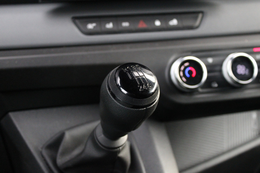 Renault Master T35 2.0 dCi 130 L2H2 Advance 130pk - Camera - 270gr Deuren - Voorruit verwarming - Trekhaak - Carplay - Cruise - LED - Rijklaar