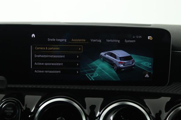 Mercedes-Benz A-Klasse 180 Premium Plus (STOELVERWARMING, ACHTERUITRIJCAMERA, CRUISE CONTROL, NAVIGATIE)