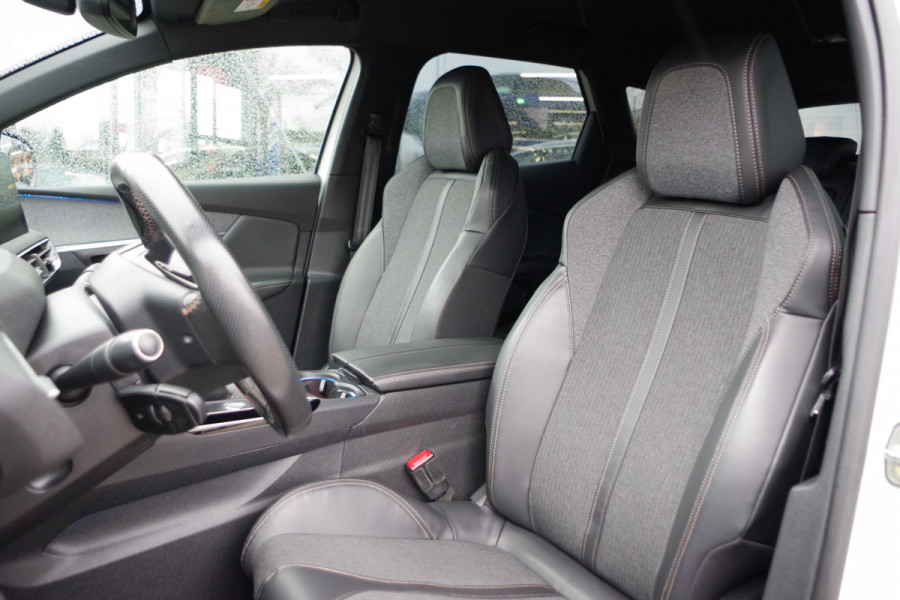 Peugeot 3008 1.2 PureTech 130 PK GT Line, Cruise Control, Navigatie, Carplay