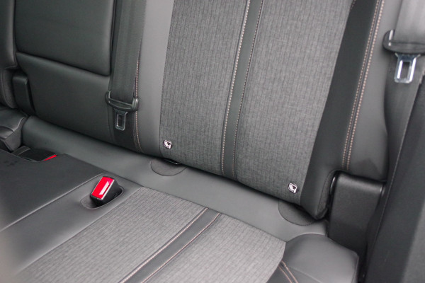 Peugeot 3008 1.2 PureTech 130 PK GT Line, Cruise Control, Navigatie, Carplay