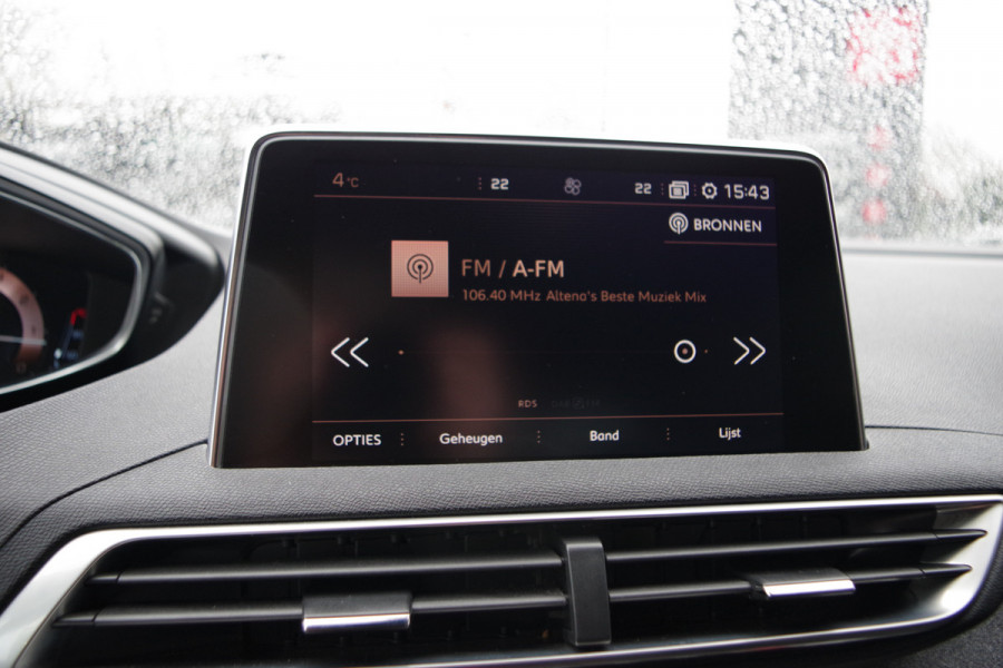 Peugeot 3008 1.2 PureTech 130 PK GT Line, Cruise Control, Navigatie, Carplay