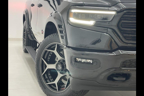 Dodge Ram 1500 5.7 V8 Limited RED Widebody Carway Edition