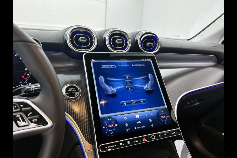 Mercedes-Benz GLC 300 e 4MATIC Plug-In Hybride Trekhaak | Ledkoplampen | Memory Voorstoelen |  Achteruitrijcamera | Sfeerverlichting | Dodehoekassistent. Inclusief 24 maanden Mercedes-Benz Certified garantie voor Europa.