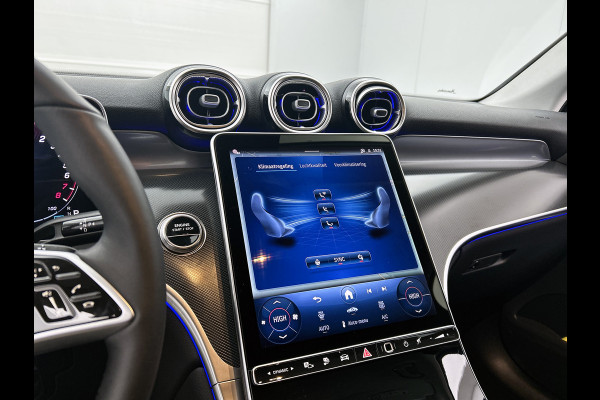 Mercedes-Benz GLC 300 e 4MATIC Plug-In Hybride Trekhaak | Ledkoplampen | Memory Voorstoelen |  Achteruitrijcamera | Sfeerverlichting | Dodehoekassistent. Inclusief 24 maanden Mercedes-Benz Certified garantie voor Europa.