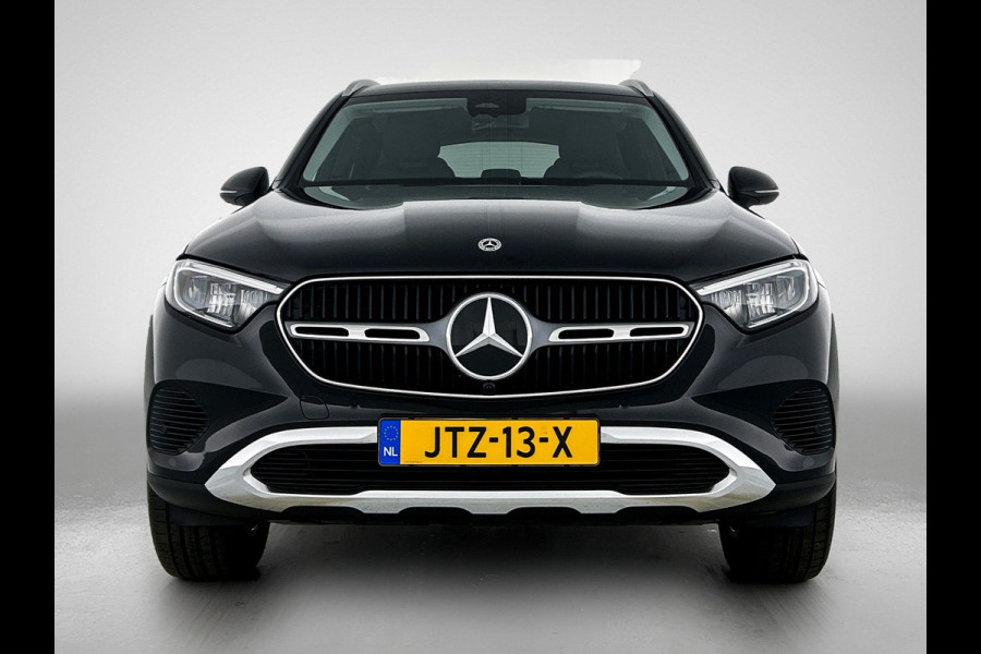 Mercedes-Benz GLC 300 e 4MATIC Plug-In Hybride Trekhaak | Ledkoplampen | Memory Voorstoelen |  Achteruitrijcamera | Sfeerverlichting | Dodehoekassistent. Inclusief 24 maanden Mercedes-Benz Certified garantie voor Europa.